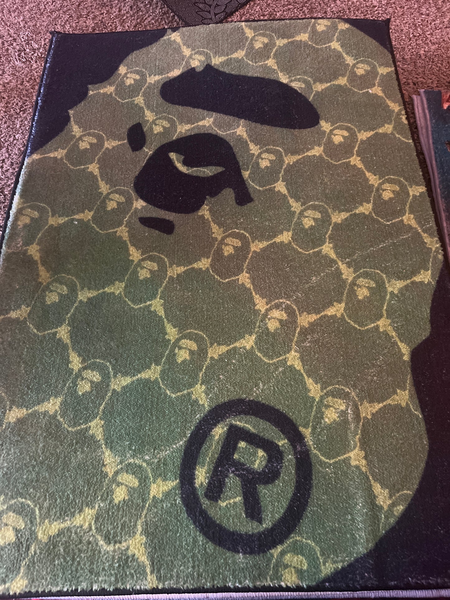 Ape rug
