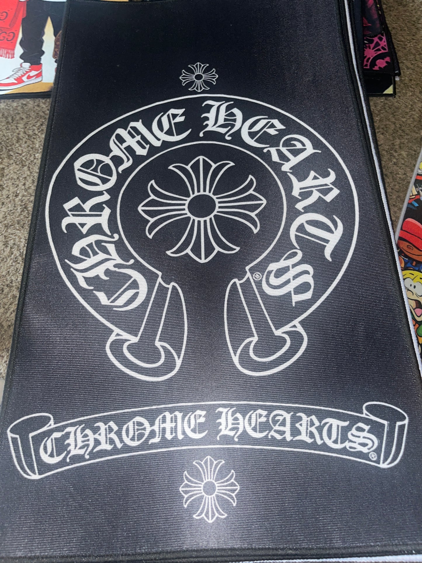 Chrome heart style rug