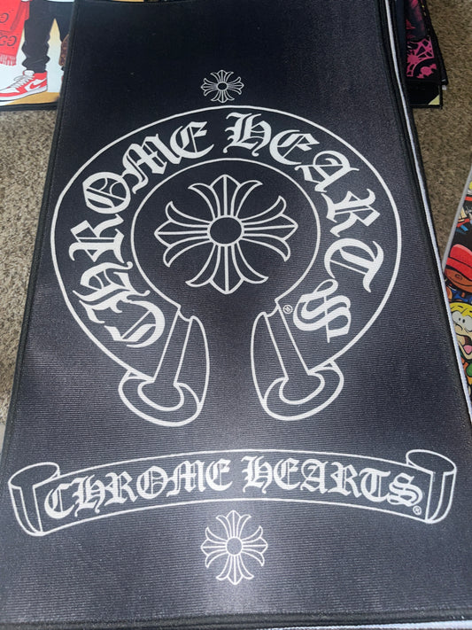 Chrome heart style rug
